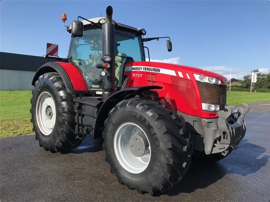 Massey Ferguson 8737